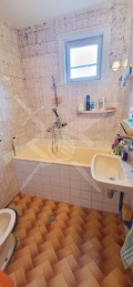 Продава МНОГОСТАЕН, област Бургас, гр. Карнобат • 142000 € • 68425650 — Holmes.bg