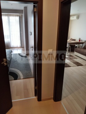 1 quarto Vazrajdane 1, Varna 8