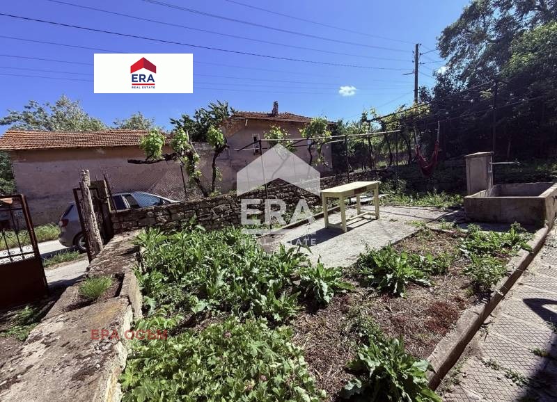 Продава КЪЩА, с. Слатина, област Ловеч, снимка 2 - Къщи - 52410634
