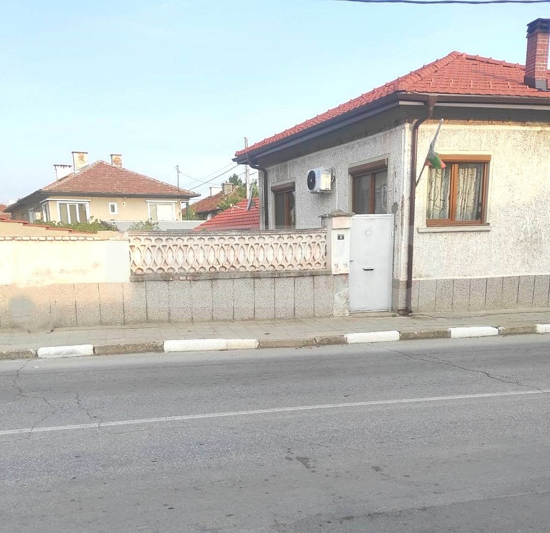 Продава КЪЩА, гр. Перущица, област Пловдив