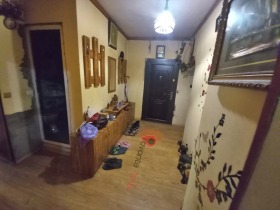 Продава 4-стаен град Шумен Еверест - [1] 