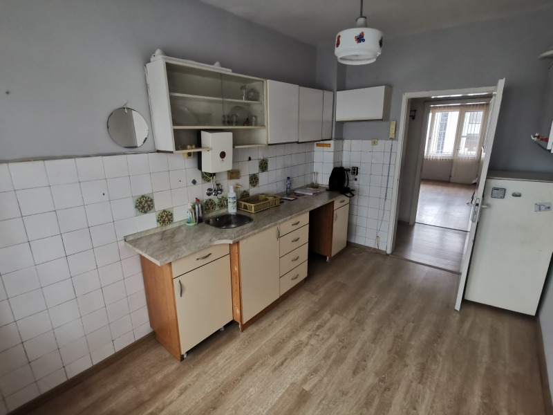 Продава  3-стаен град Бургас , Център , 97 кв.м | 82002534 - изображение [8]