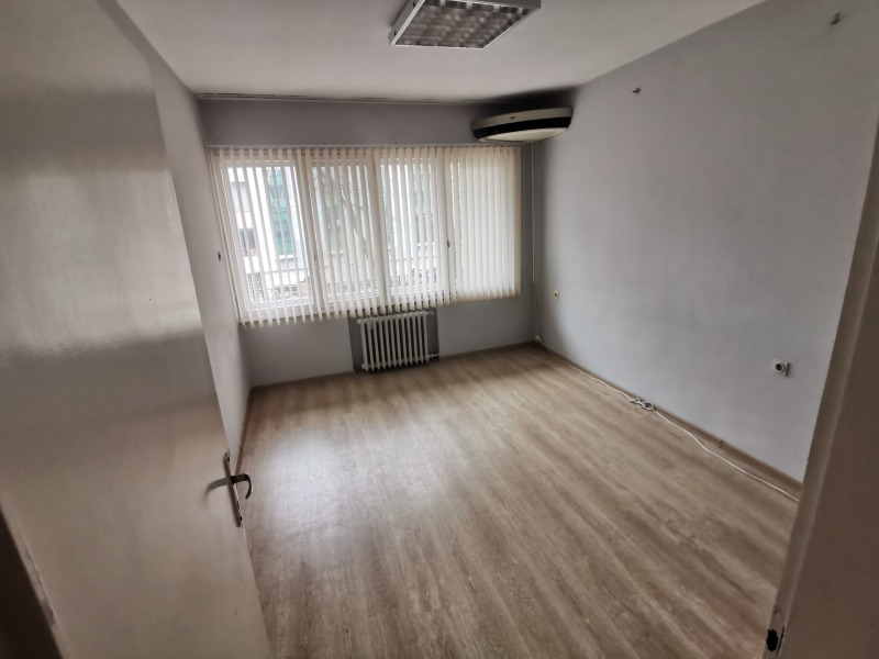 Продава  3-стаен град Бургас , Център , 97 кв.м | 82002534 - изображение [2]