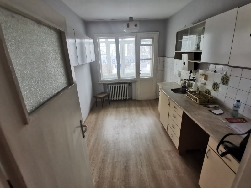 Продава  3-стаен град Бургас , Център , 97 кв.м | 82002534