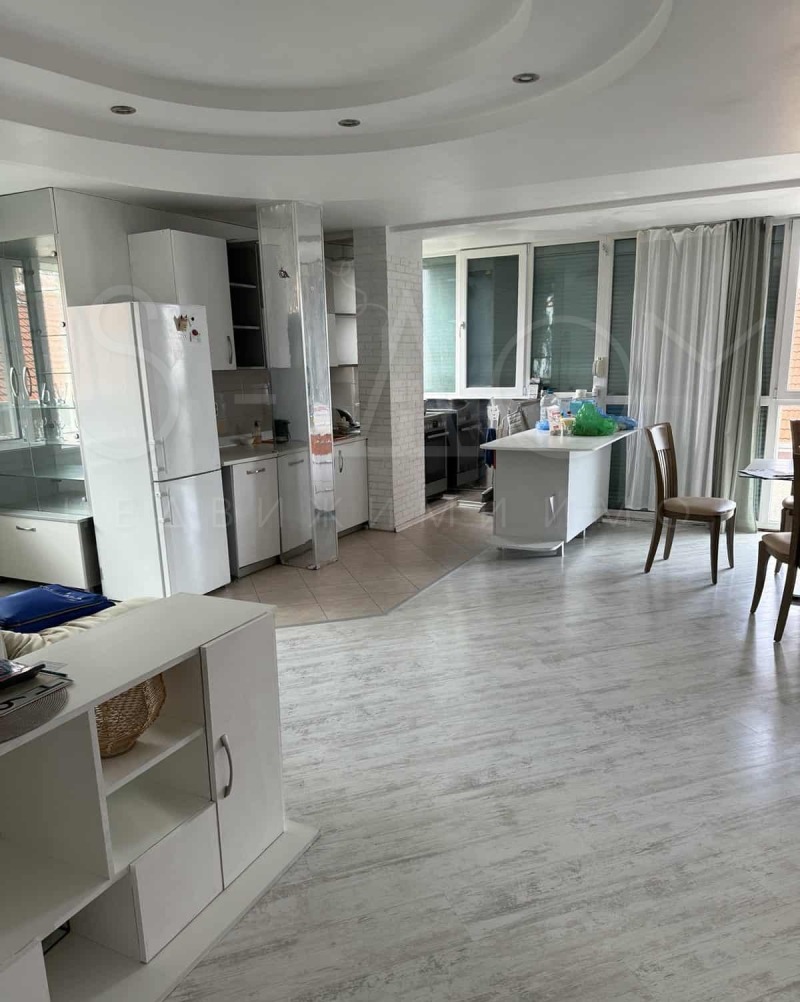 En venta  2 dormitorios Stara Zagora , Ayazmoto , 122 metros cuadrados | 52009365