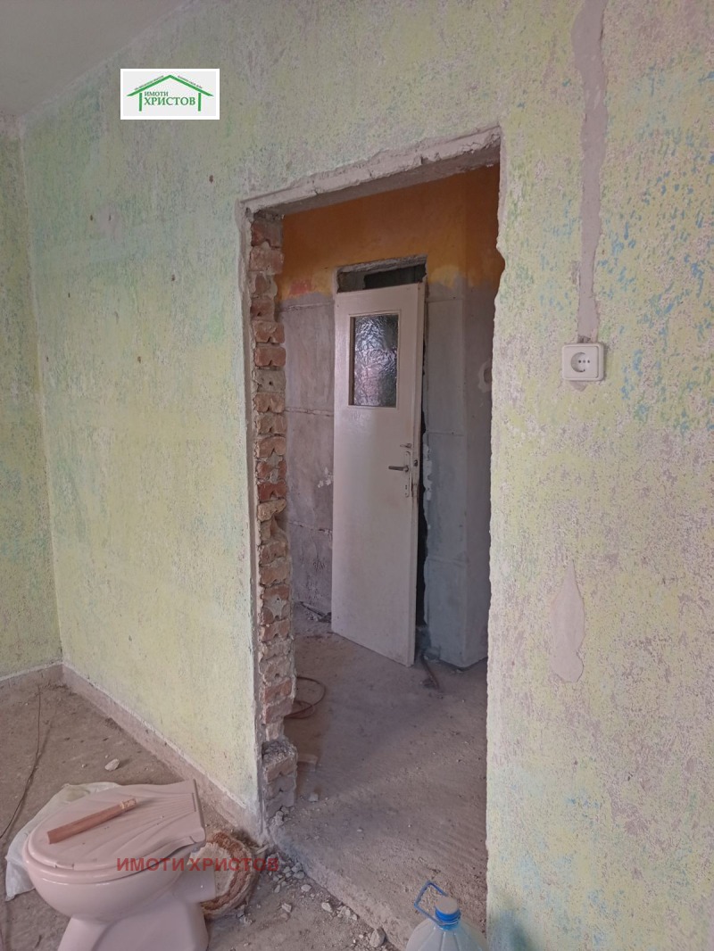 Продава ЕТАЖ ОТ КЪЩА, гр. Шумен, Басейна, снимка 5 - Етаж от къща - 53310622