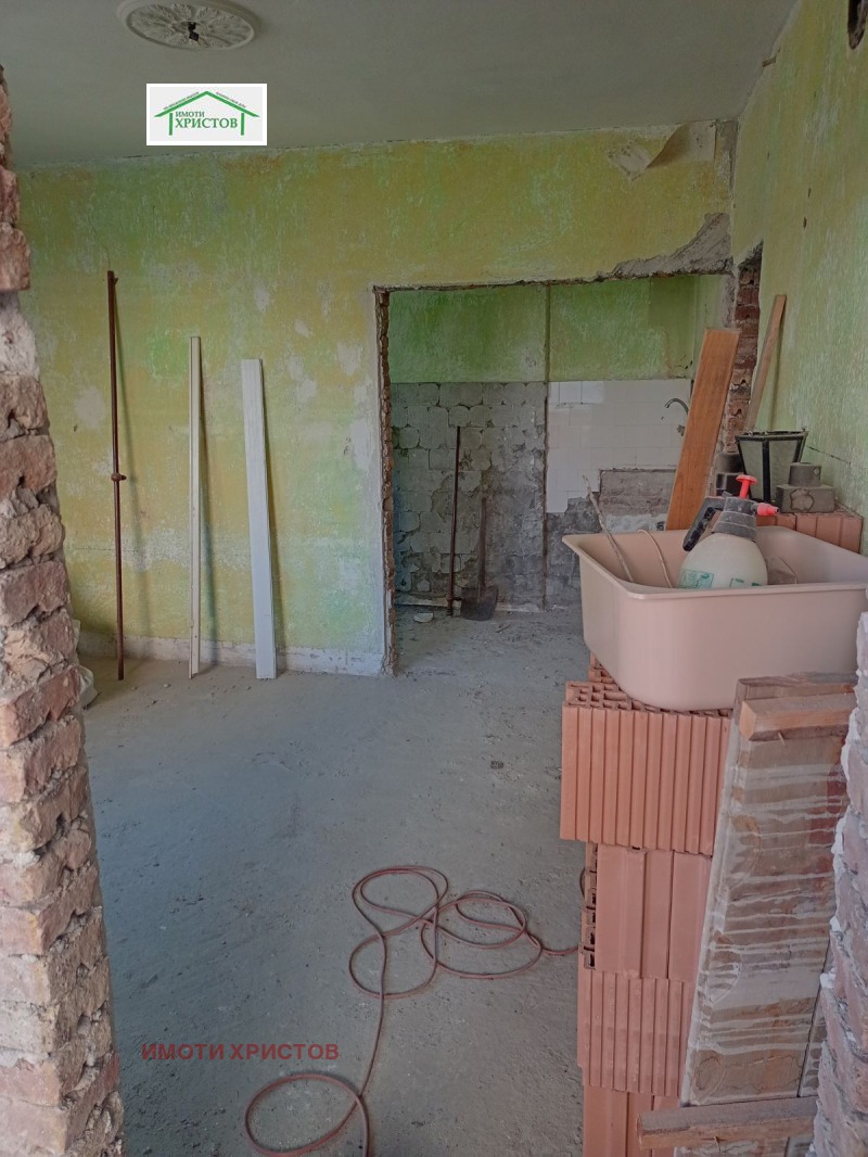 Продава ЕТАЖ ОТ КЪЩА, гр. Шумен, Басейна, снимка 6 - Етаж от къща - 53310622