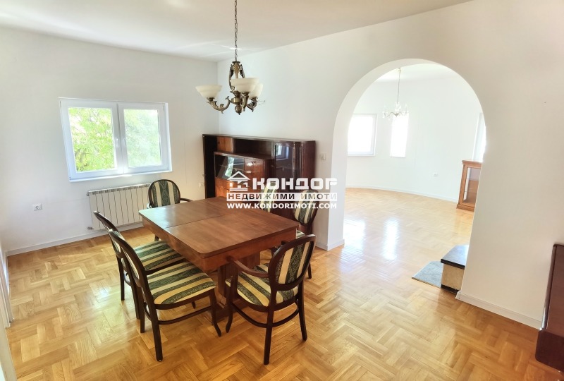 For Sale  3+ bedroom Plovdiv , Tsentar , 126 sq.m | 39277753 - image [2]