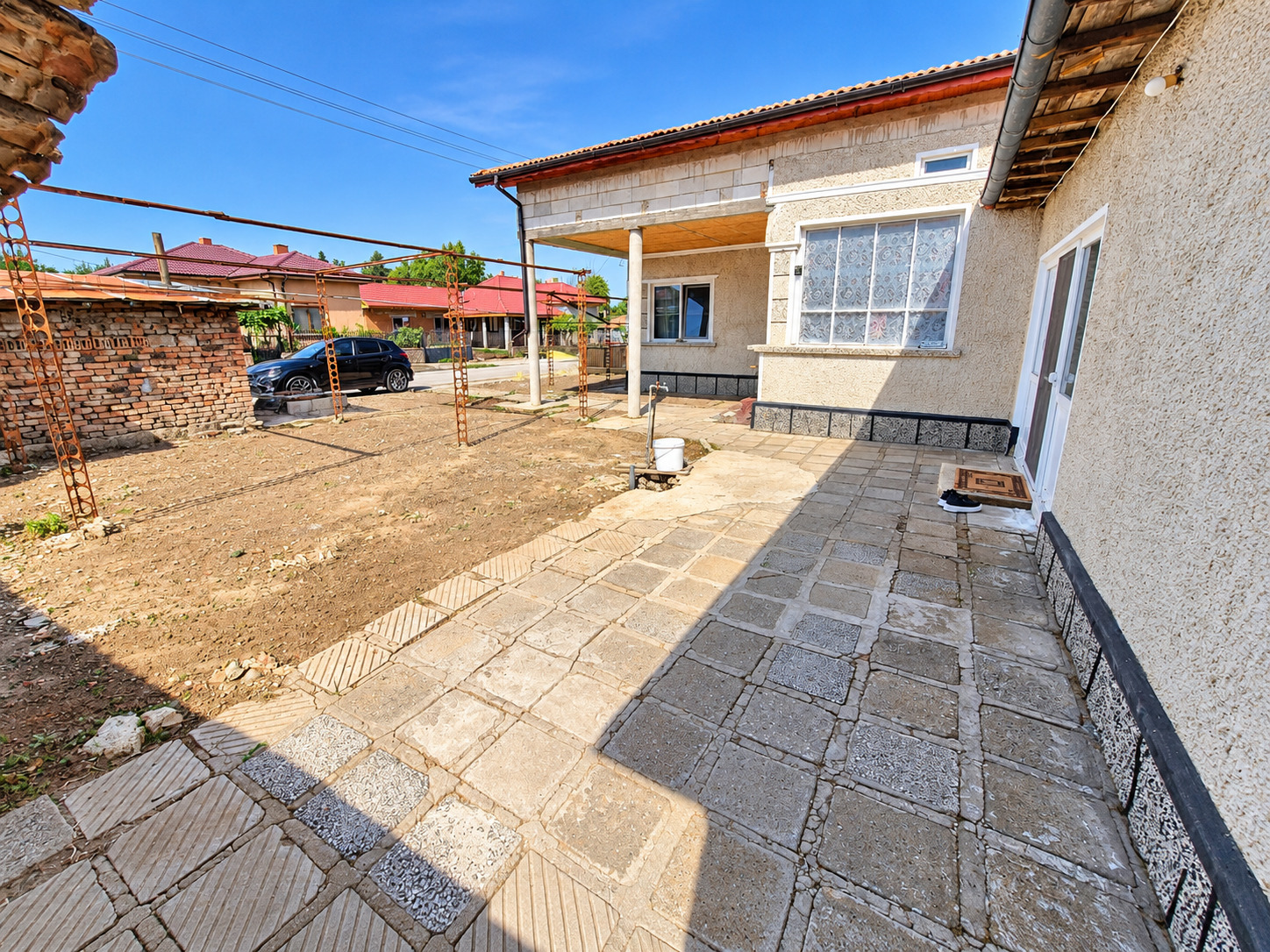 Продава КЪЩА, с. Коларци, област Добрич, снимка 2 - Къщи - 56590772