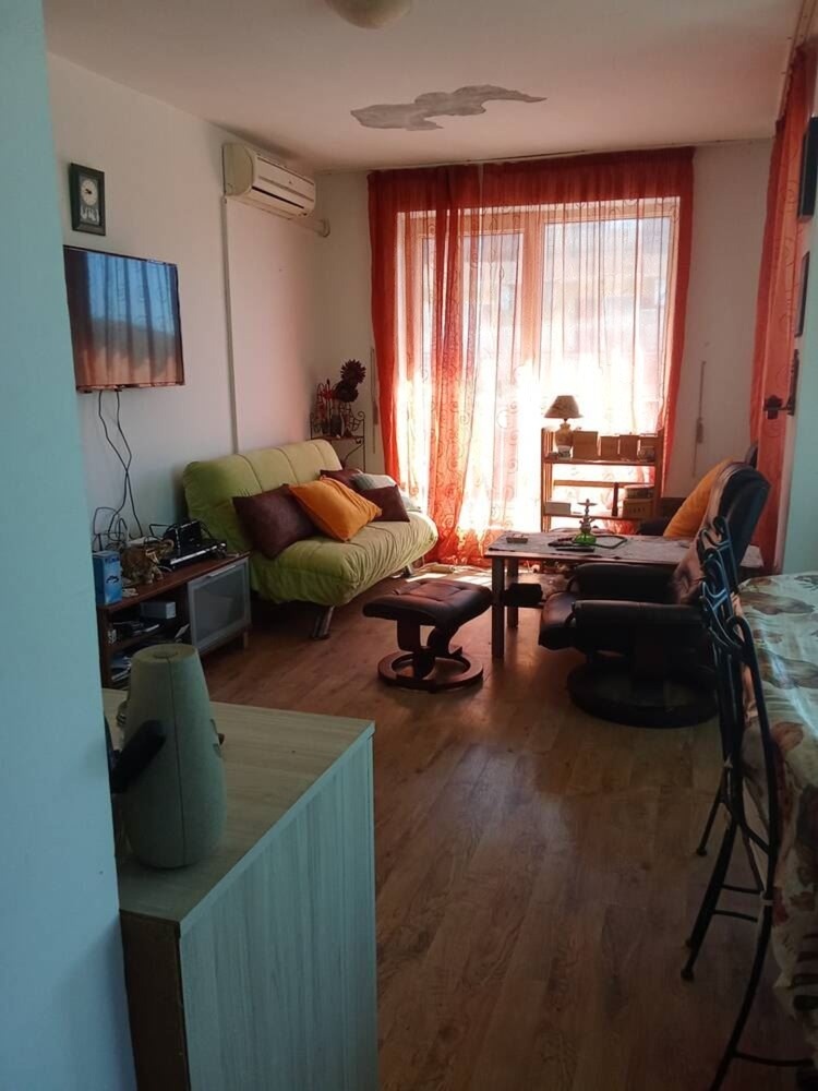 Продава  3-стаен, град Бургас, Сарафово •  135 000 € • ID 28857863 — holmes.bg - [1] 