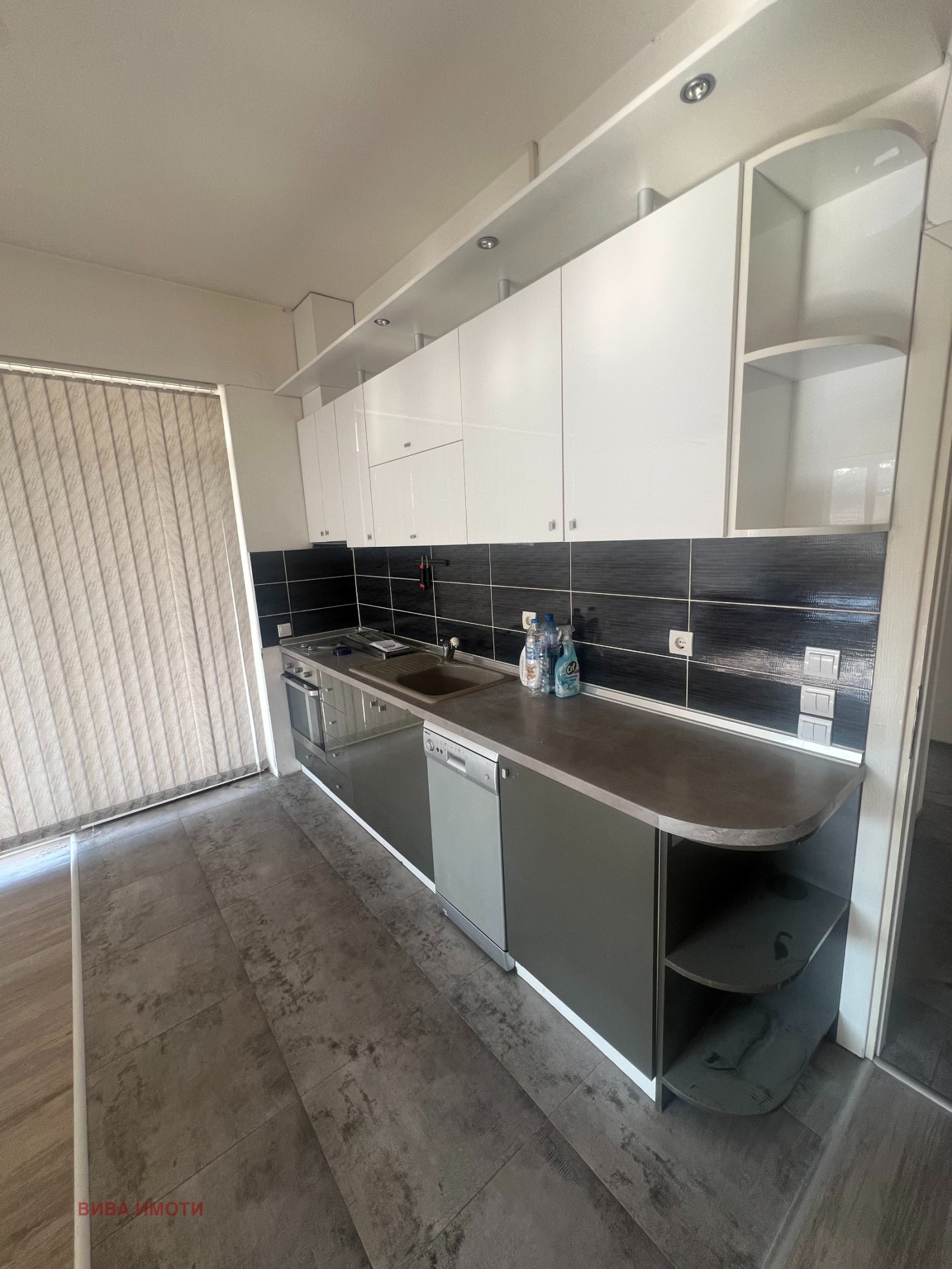 Продава МНОГОСТАЕН, гр. Пловдив, Център, снимка 3 - Апартаменти - 52099647