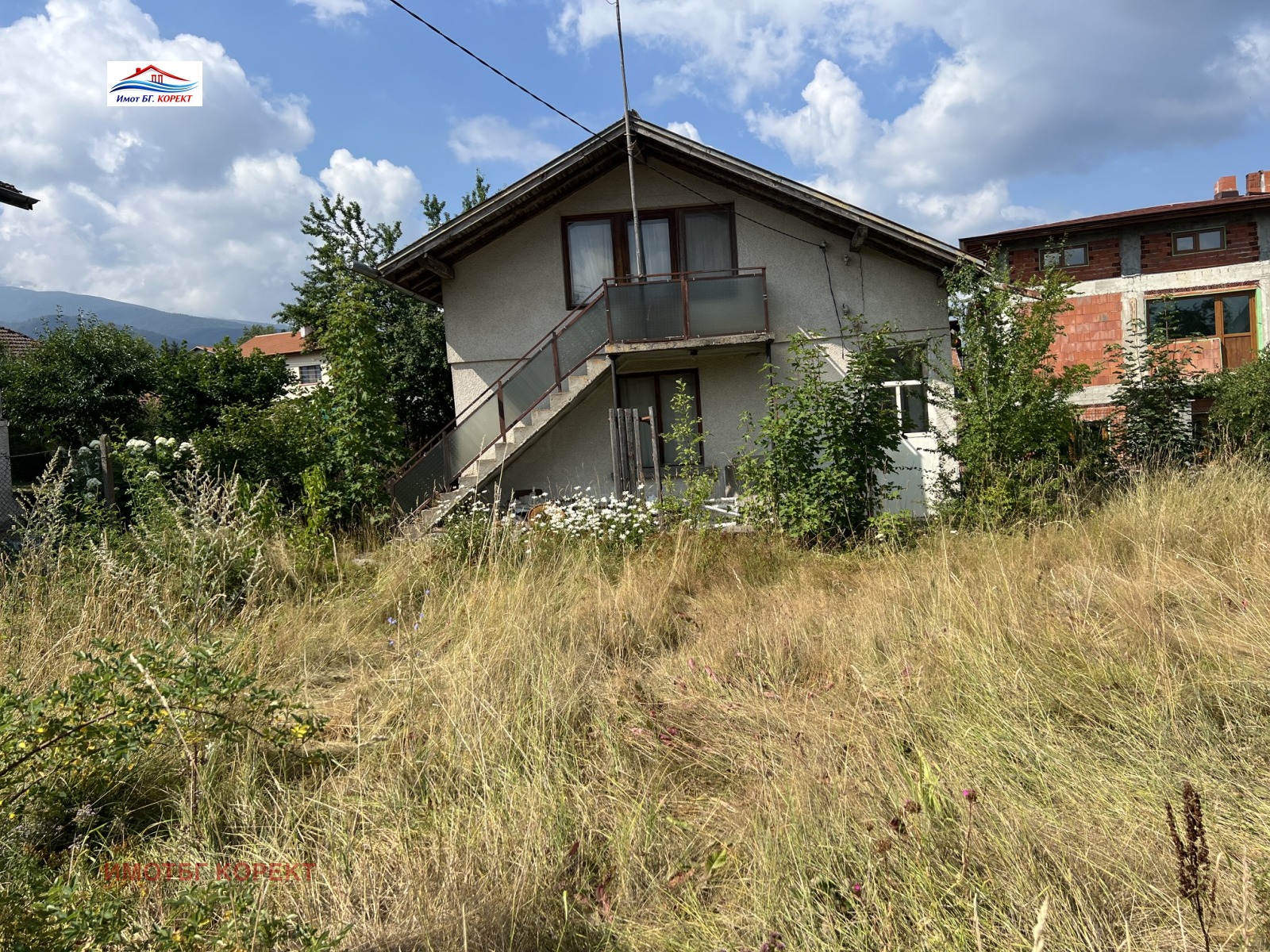 Продава КЪЩА, с. Говедарци, област София област