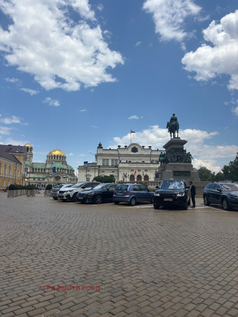 Продава  3-стаен град София , Център , 118 кв.м | 47329098