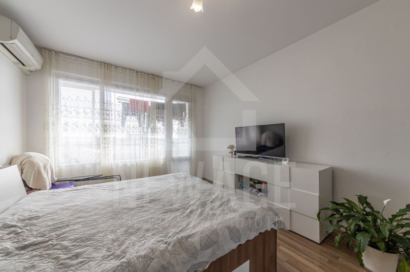 Продава 3-СТАЕН, гр. Варна, Лятно кино Тракия, снимка 4 - Апартаменти - 52300116