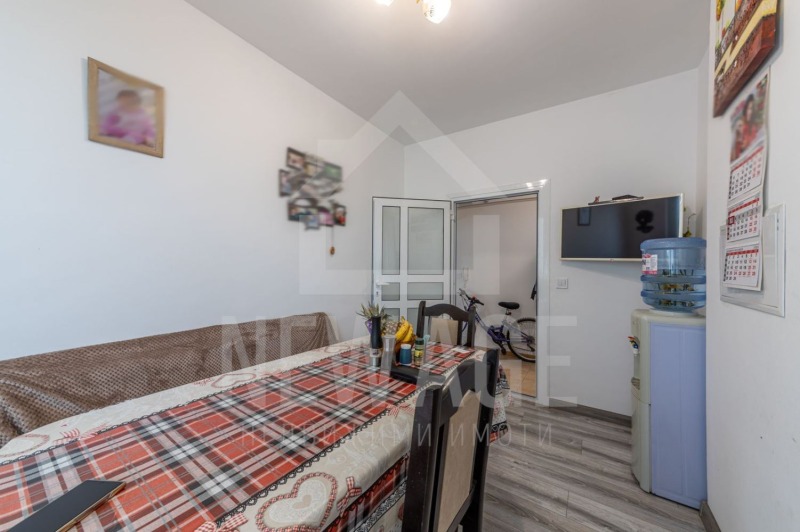 Продава 3-СТАЕН, гр. Варна, Лятно кино Тракия, снимка 2 - Апартаменти - 52300116