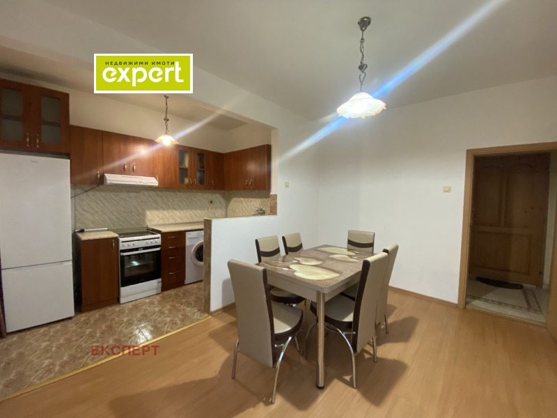 Продава 3-СТАЕН, гр. Плевен, Идеален център