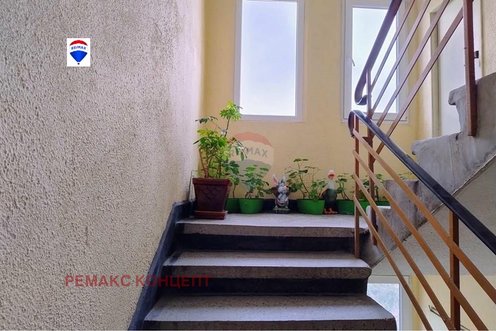 Продава 1-СТАЕН, гр. Шумен, Боян Българанов 1, снимка 7 - Апартаменти - 54426943
