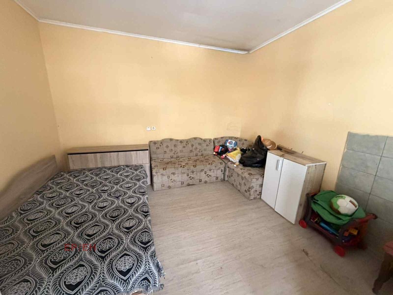 Продава КЪЩА в област Шумен, гр. Смядово - 1047 кв.м / 28 000 € » 54 763.24 лв., ЕР/ЕН