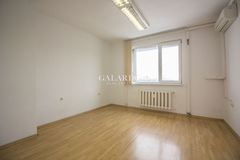 Te koop  Kantoor Sofia , Tsentar , 350 m² | 45663043 - afbeelding [8]