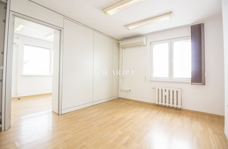 Te koop  Kantoor Sofia , Tsentar , 350 m² | 45663043 - afbeelding [7]