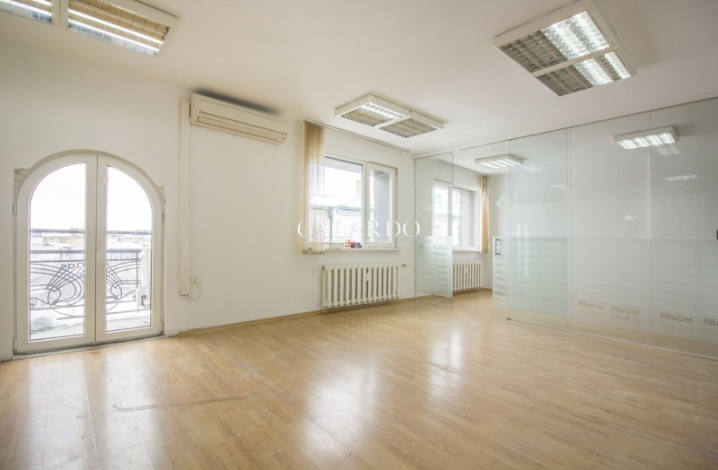 Te koop  Kantoor Sofia , Tsentar , 350 m² | 45663043