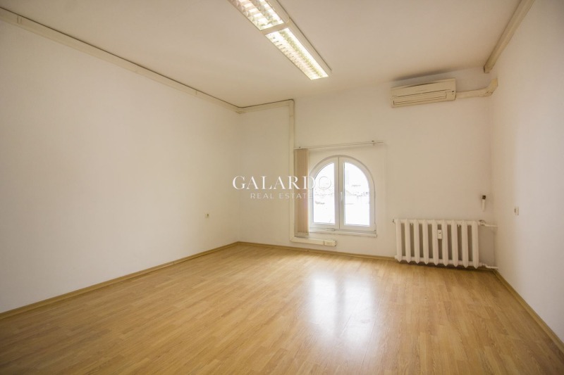 Te koop  Kantoor Sofia , Tsentar , 350 m² | 45663043 - afbeelding [5]