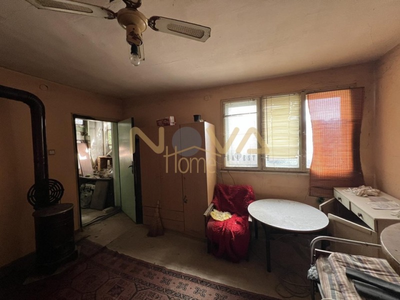 Продава ЕТАЖ ОТ КЪЩА, гр. Варна, Трошево, снимка 2 - Етаж от къща - 53073654