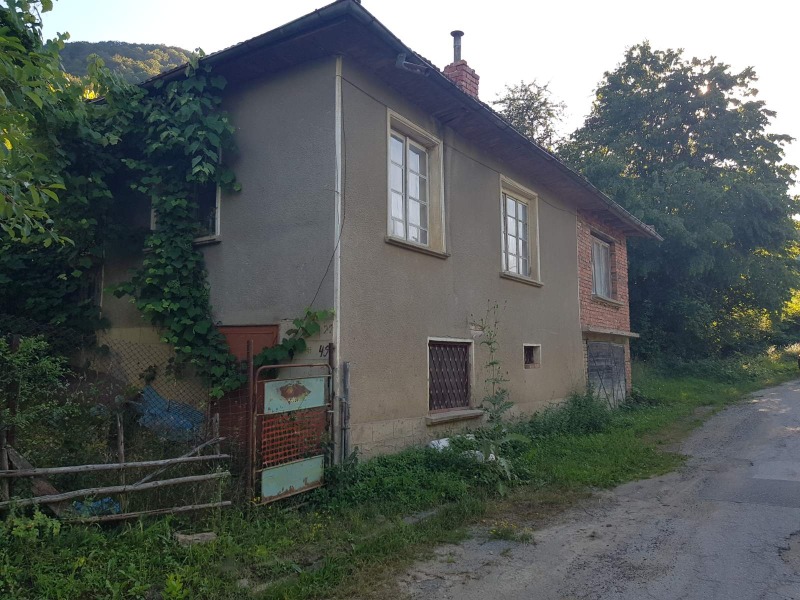 Продава КЪЩА, с. Ямна, област София област