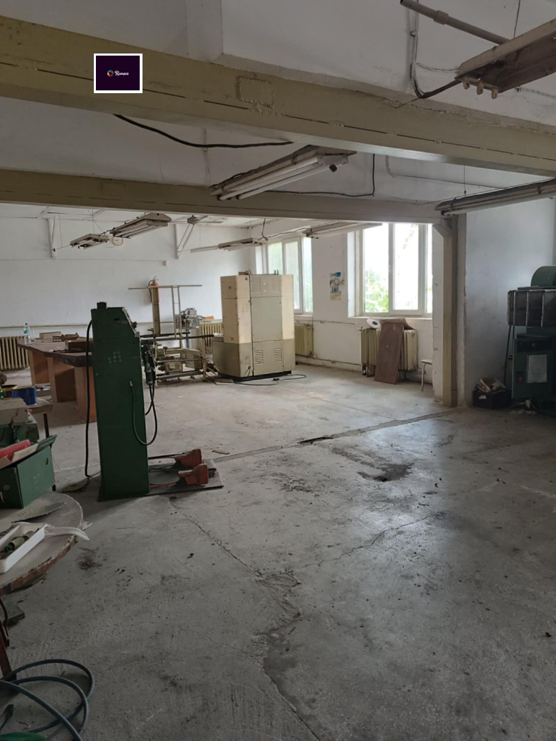 Продава  Пром. помещение град Добрич , Промишлена зона - Север , 1080 кв.м | 27542055 - изображение [2]