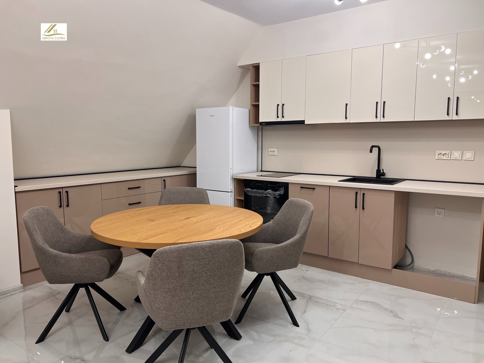 Продава 3-СТАЕН, гр. Плевен, Идеален център, снимка 2 - Апартаменти - 53943040