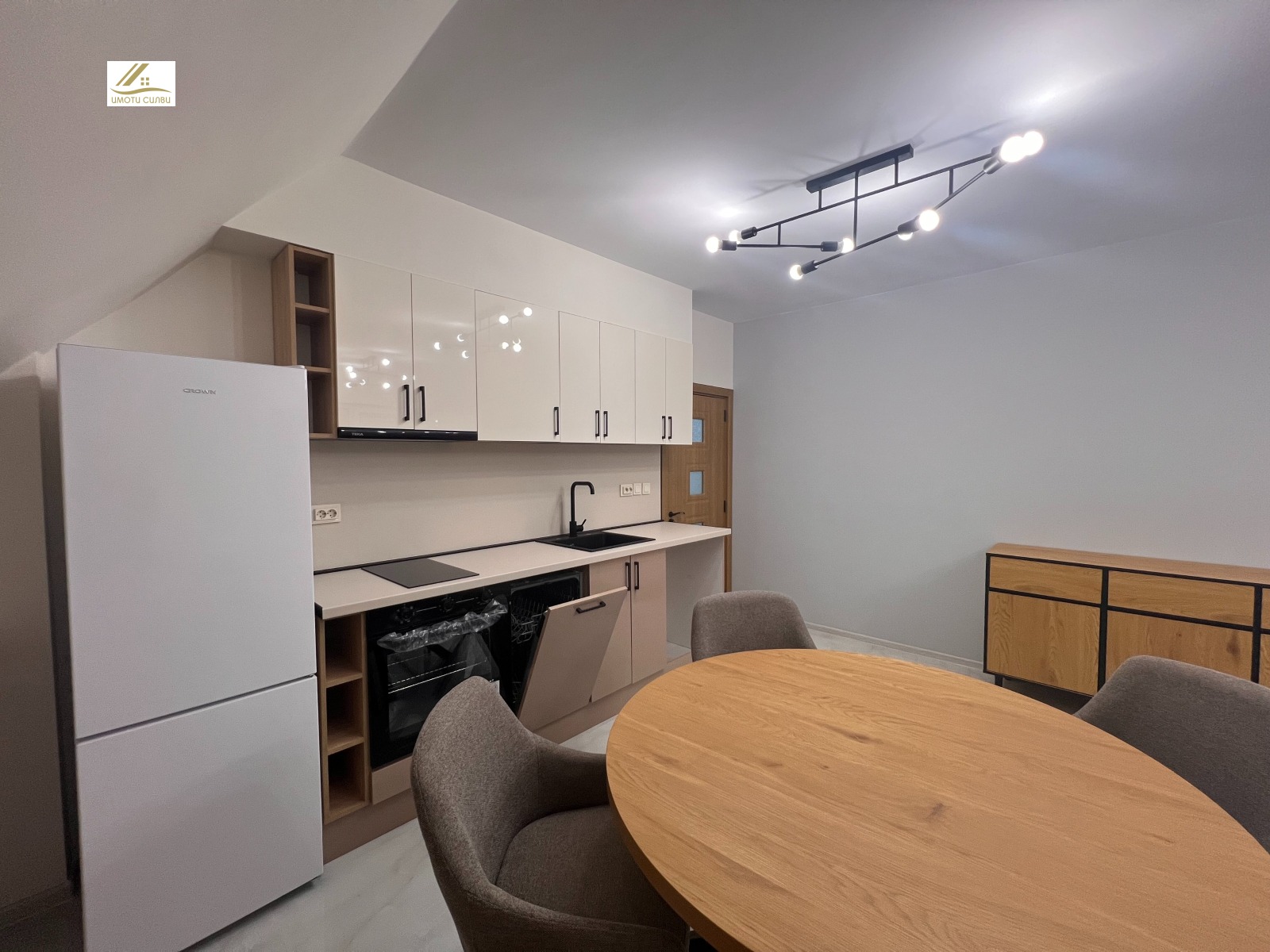 Продава 3-СТАЕН, гр. Плевен, Идеален център, снимка 3 - Апартаменти - 53943040