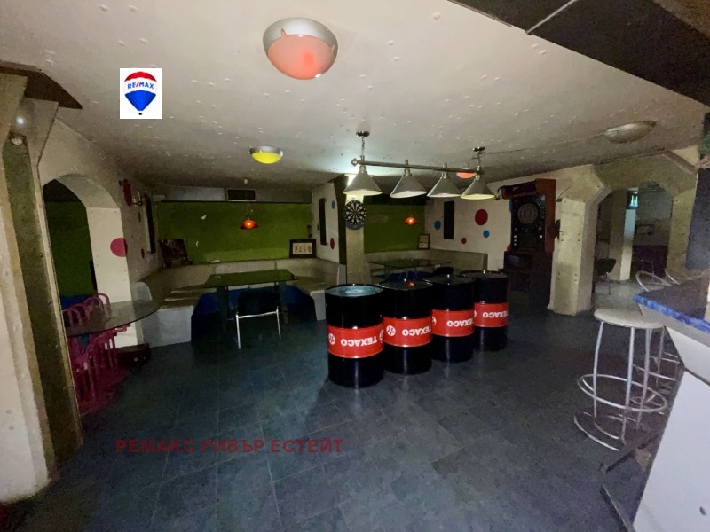 Продава ЗАВЕДЕНИЕ в град Русе, Широк център - 320 кв.м / 208 000 € » 406 812.64 лв., РЕМАКС РИВЪР ЕСТЕЙТ