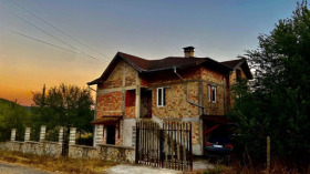 КЪЩА, 256 m2