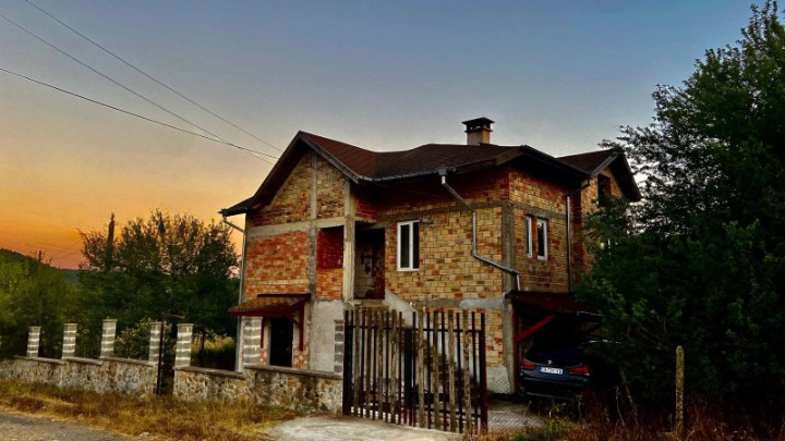Продава КЪЩА, област Бургас, с. Бродилово • 80000 € / 156466.40 лв. • 41629644 1