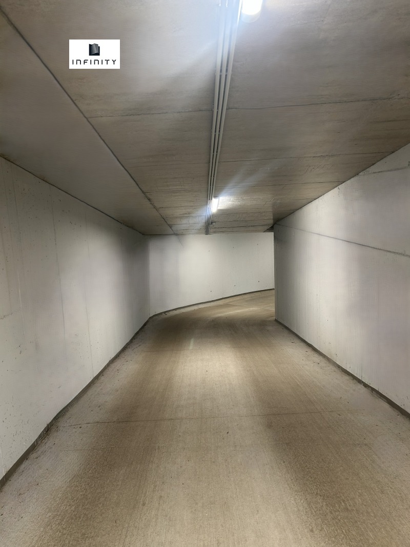 Продава ГАРАЖ, ПАРКОМЯСТО, гр. София, Център, снимка 3 - Гаражи и паркоместа - 52545603