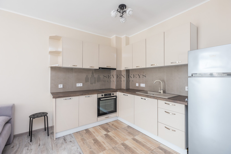 Продава  2-стаен, град Варна, Бриз •  175 000 EUR • ID 80073234 — holmes.bg - [1] 