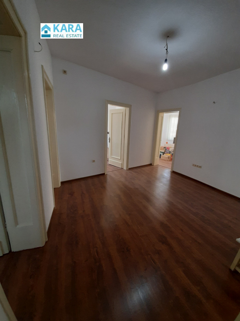 Продава МНОГОСТАЕН в град Кърджали, Център - 90 кв.м / 80 000 € » 156 466.40 лв., КАРА НЕДВИЖИМИ ИМОТИ