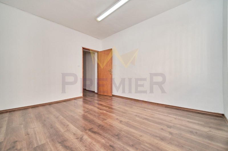 Продава ОФИС, гр. Варна, Лятно кино Тракия, снимка 2 - Офиси - 53020890