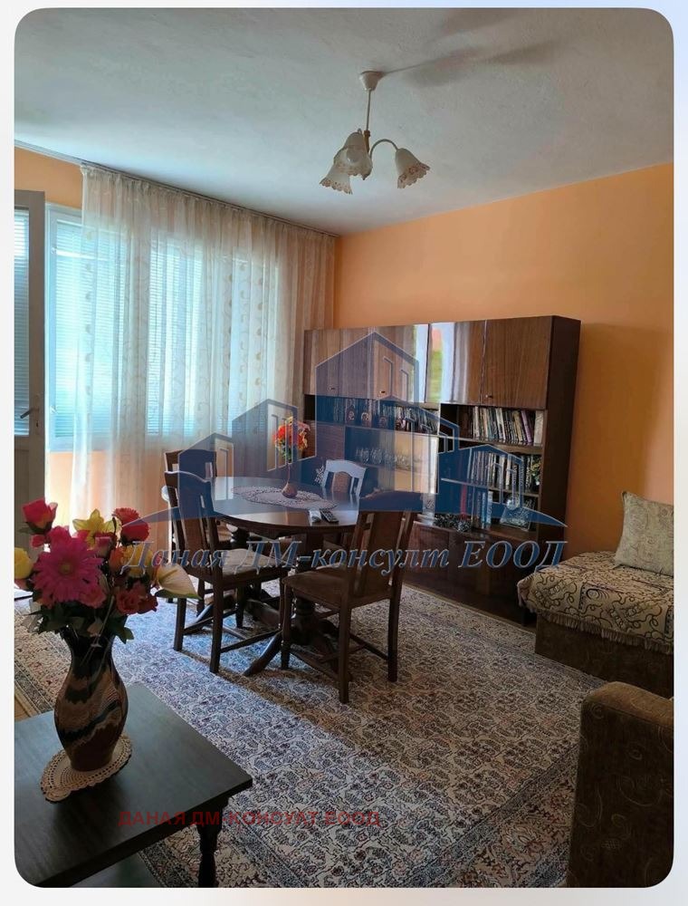 Продава ЕТАЖ ОТ КЪЩА, гр. Нови пазар, област Шумен, снимка 5 - Етаж от къща - 55624497
