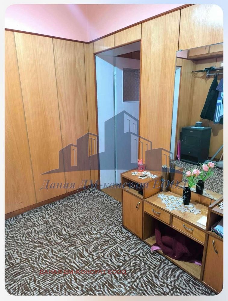 Продава ЕТАЖ ОТ КЪЩА, гр. Нови пазар, област Шумен, снимка 7 - Етаж от къща - 55624497