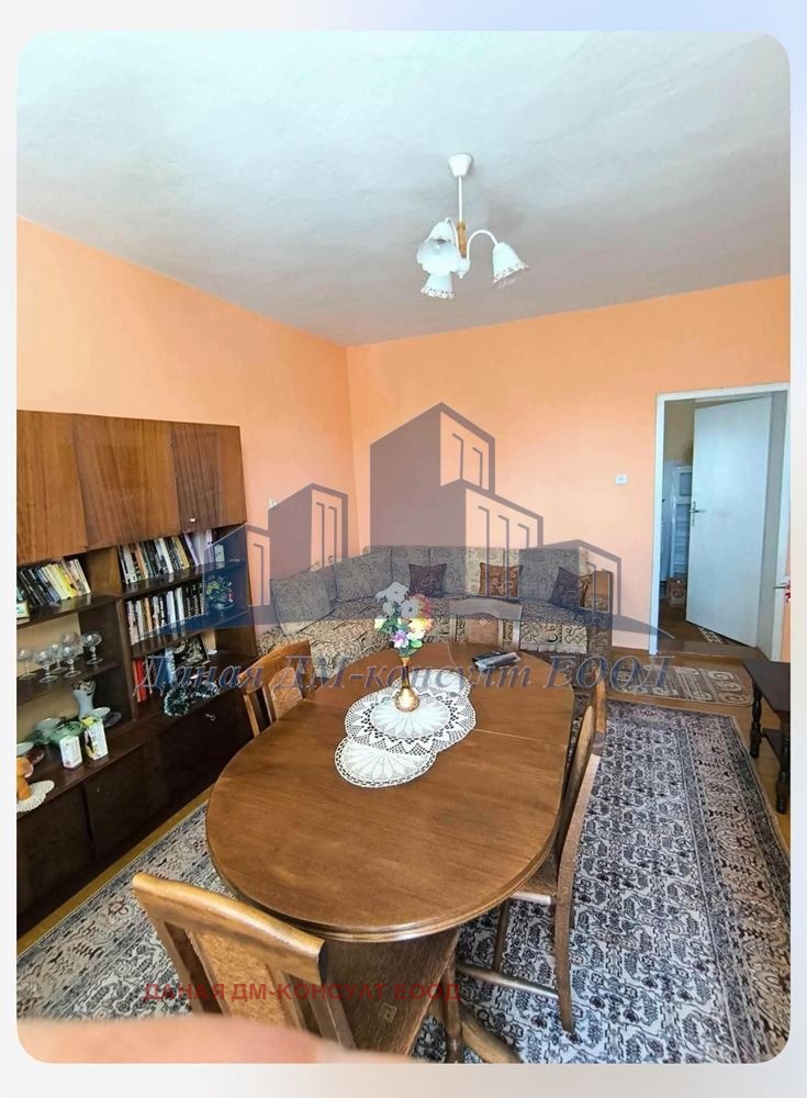 Продава ЕТАЖ ОТ КЪЩА, гр. Нови пазар, област Шумен, снимка 9 - Етаж от къща - 55624497