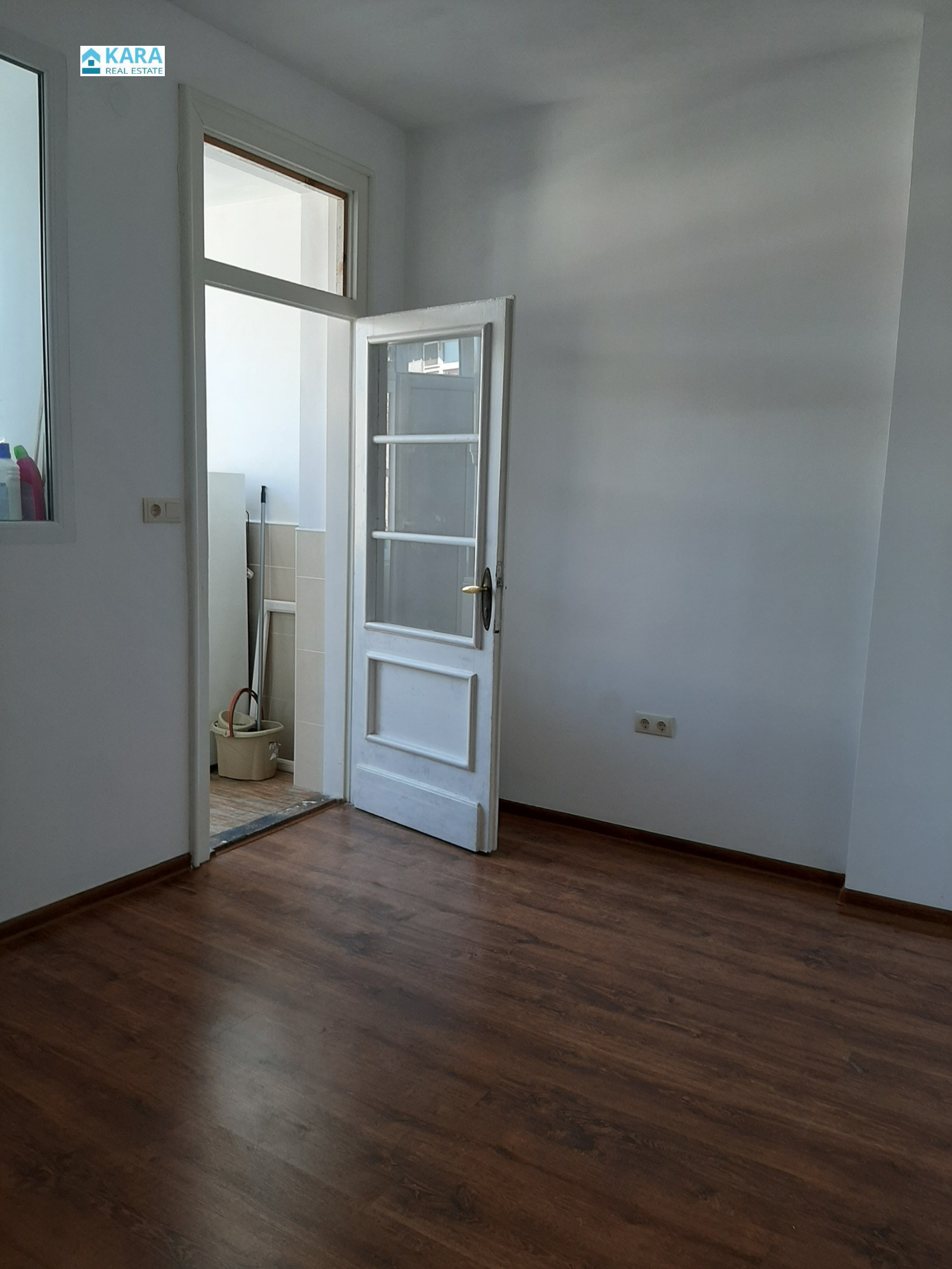 Продава МНОГОСТАЕН, гр. Кърджали, Център, снимка 2 - Апартаменти - 54289073