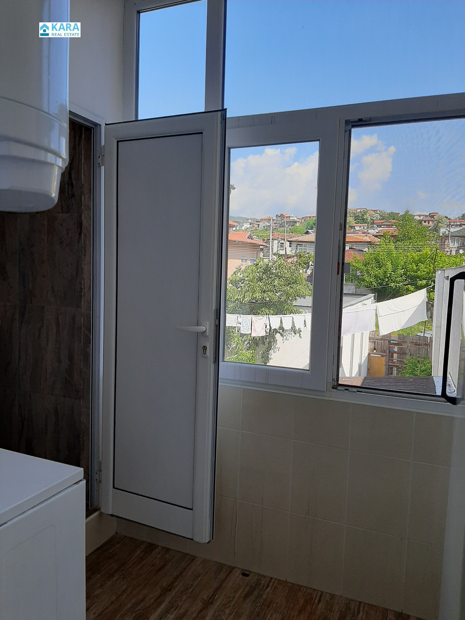 Продава МНОГОСТАЕН, гр. Кърджали, Център, снимка 4 - Апартаменти - 54289073