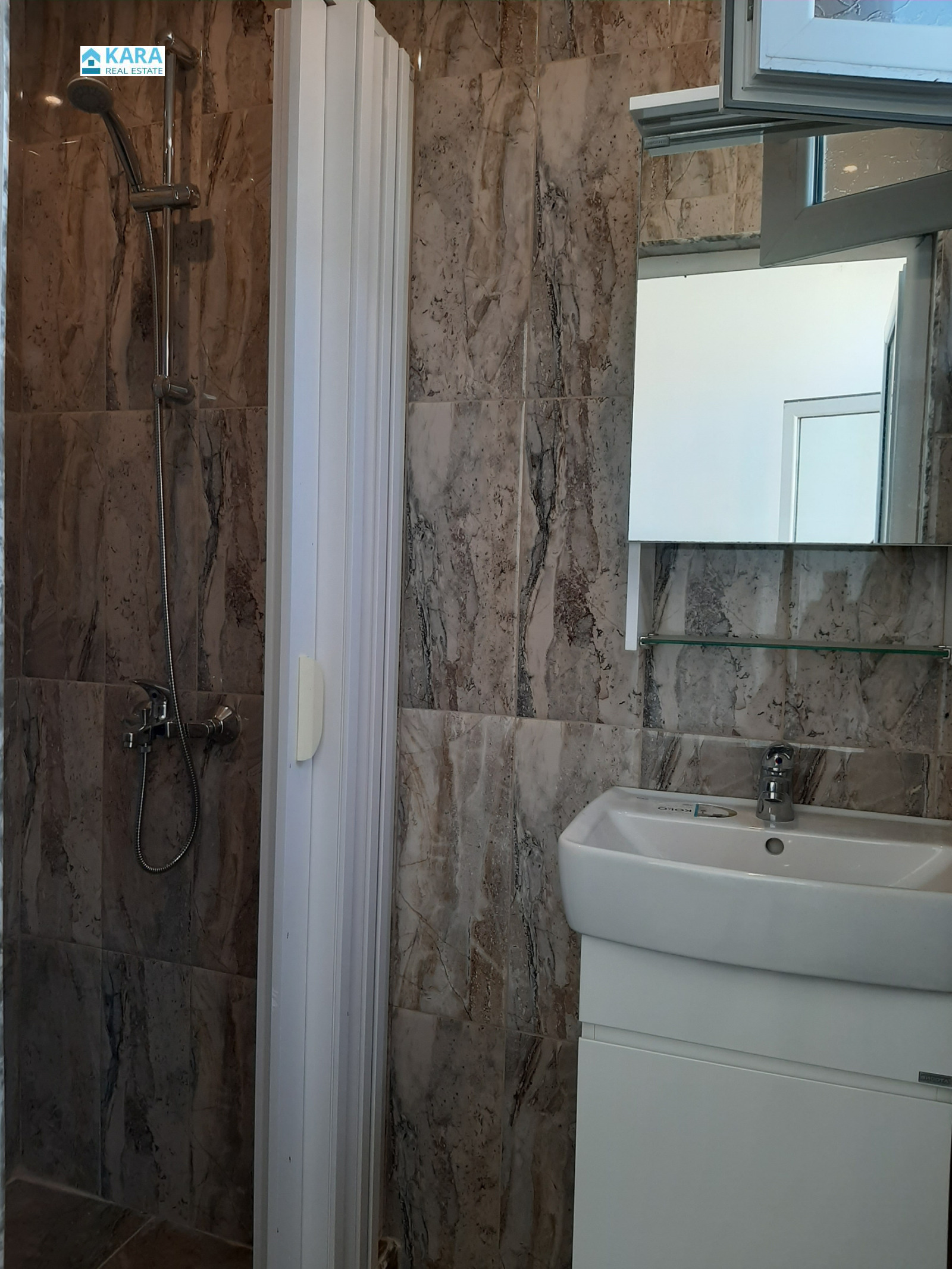 Продава МНОГОСТАЕН, гр. Кърджали, Център, снимка 3 - Апартаменти - 54289073