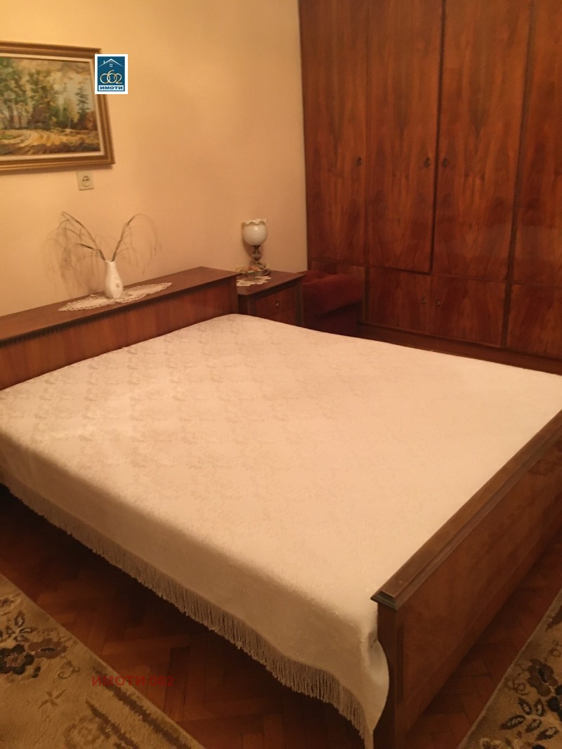 Продава МНОГОСТАЕН в град Велико Търново, Център - 120 кв.м / 153 000 € » 299 241.99 лв., ИМОТИ 062