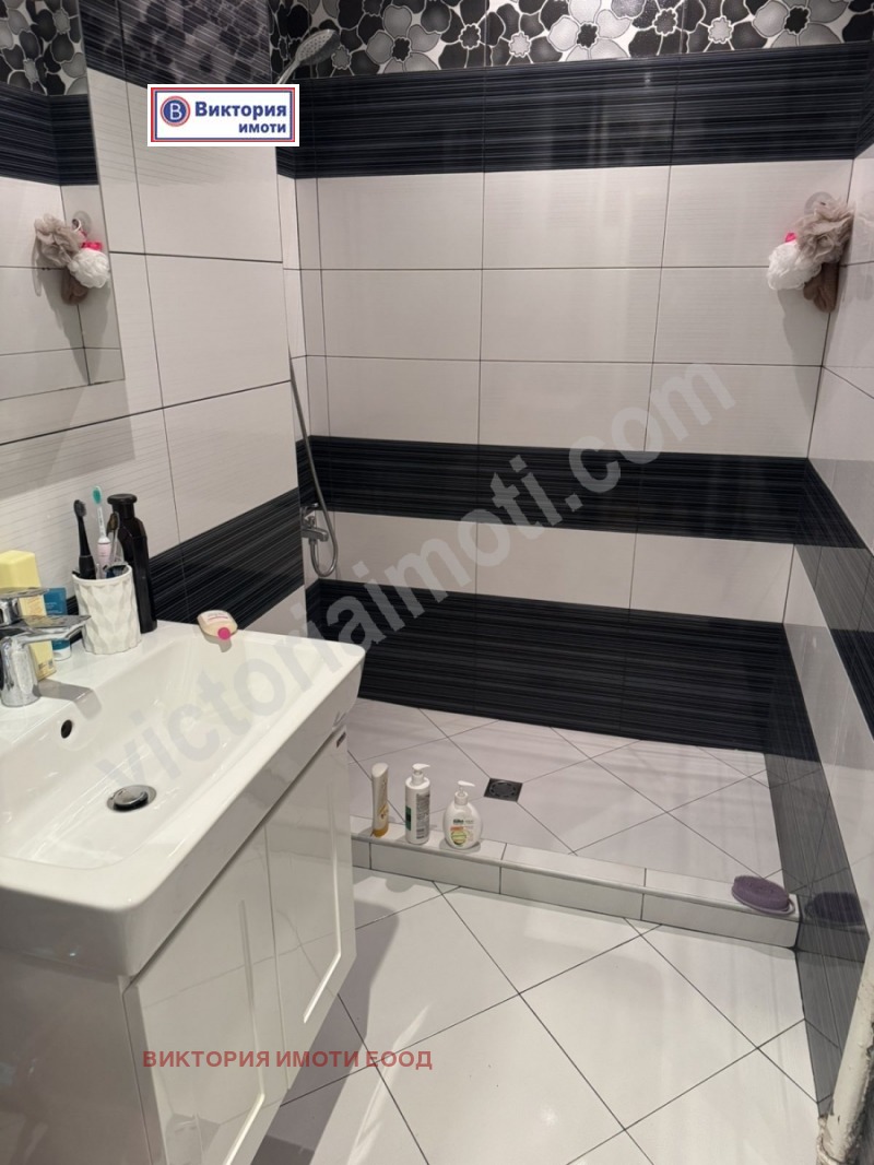 Продава 3-СТАЕН, гр. Велико Търново, Бузлуджа, снимка 4 - Апартаменти - 53008423