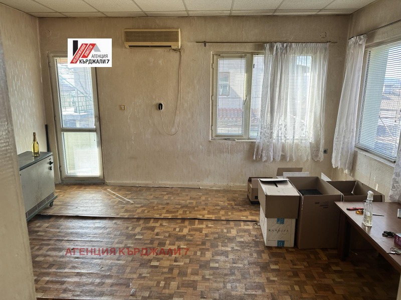 Продава  Къща град Кърджали , Байкал , 300 кв.м | 37001606 - изображение [14]