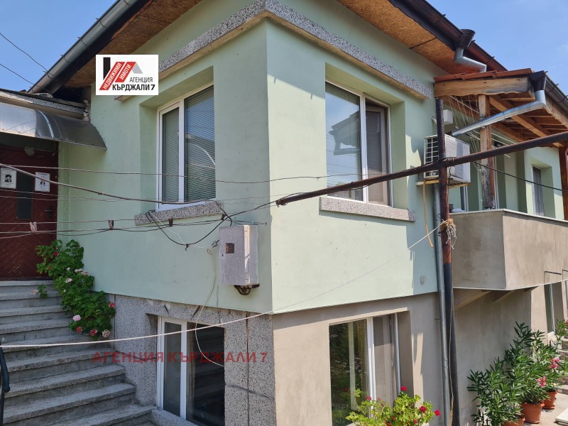 En venta  Casa Kardzhali , Baykal , 300 metros cuadrados | 37001606 - imagen [2]