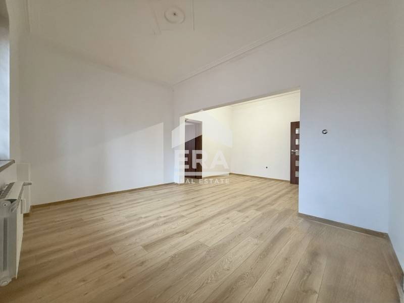 Продава 2-СТАЕН, гр. София, Център, снимка 2 - Апартаменти - 53087612