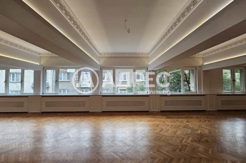 In vendita  Ufficio Sofia , Tsentar , 200 mq | 28045881